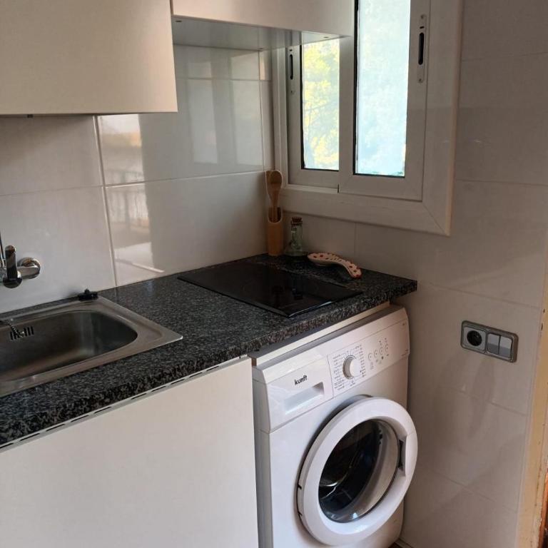 Acogedor y Tranquilo frente a la Playa con Piscina Wifi Parking - Apartamento de 1 dormitorio - 12