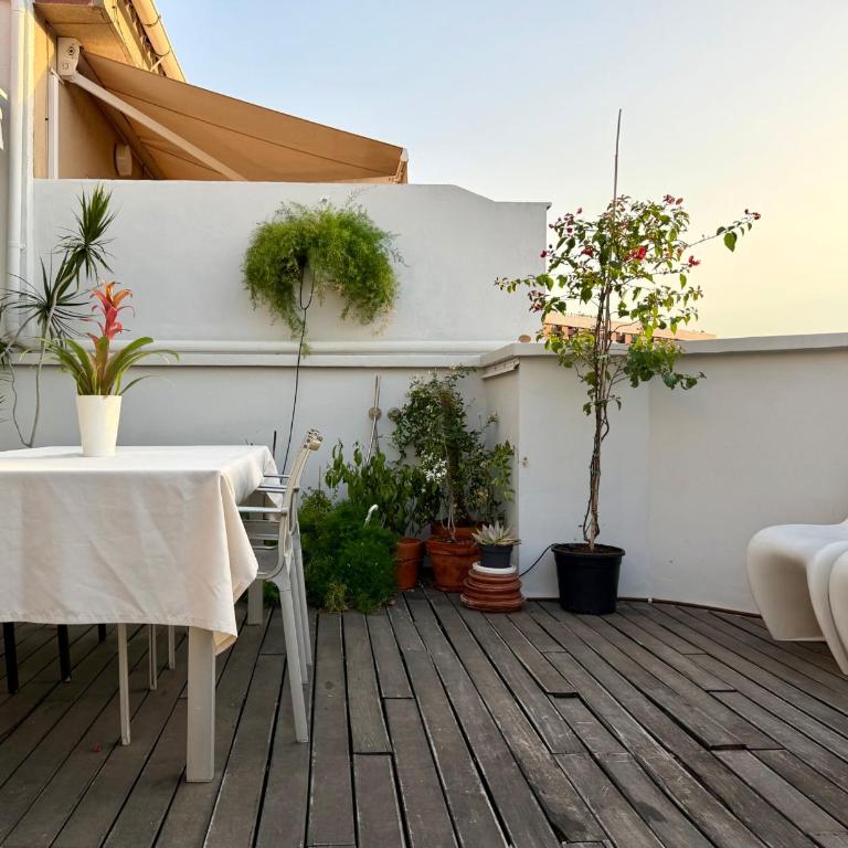 Newly Renovated Spacious Penthouse with Terrace - Apartamento de 3 dormitorios - 26