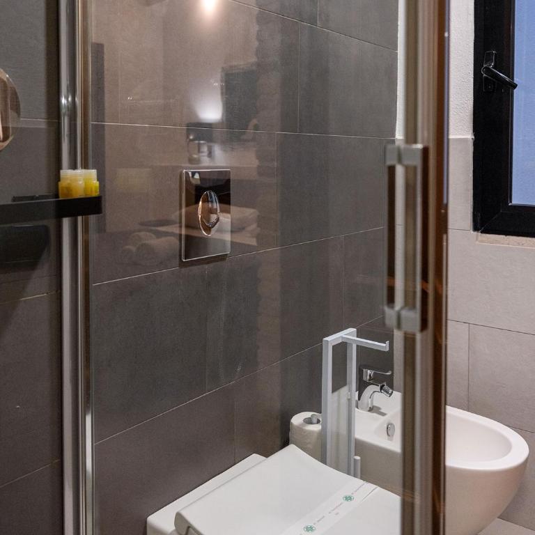 C&O Savoia Deluxe Rooms - Camera Matrimoniale/Doppia con Letti Singoli con Bagno - 12