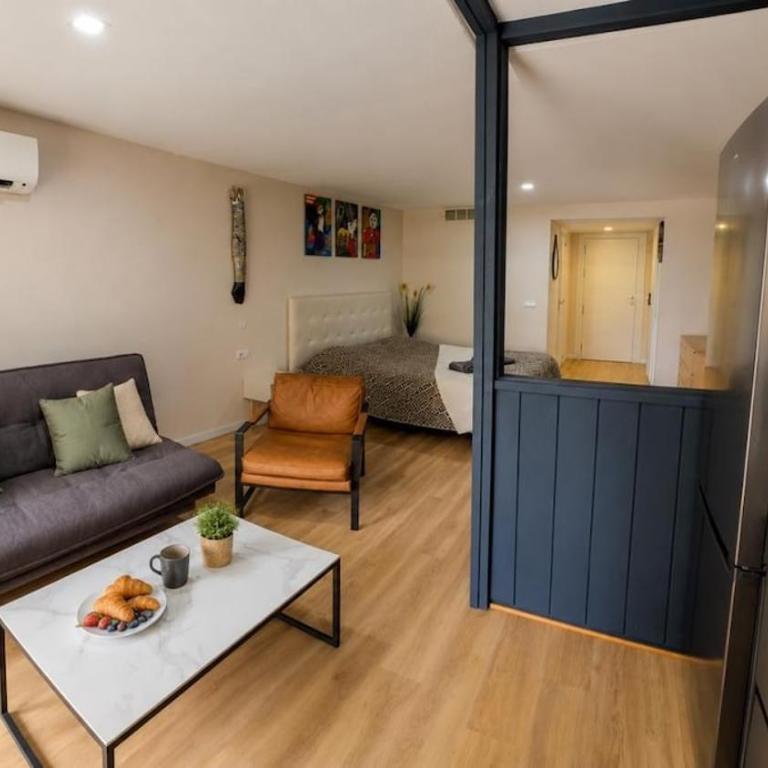 Nogalera Living Comfort Studio, in the heart of Torremolinos near the beach and train station Seasonal pools by NAMASTE ELITE - Appartamento Monolocale con Letto King-Size - 3
