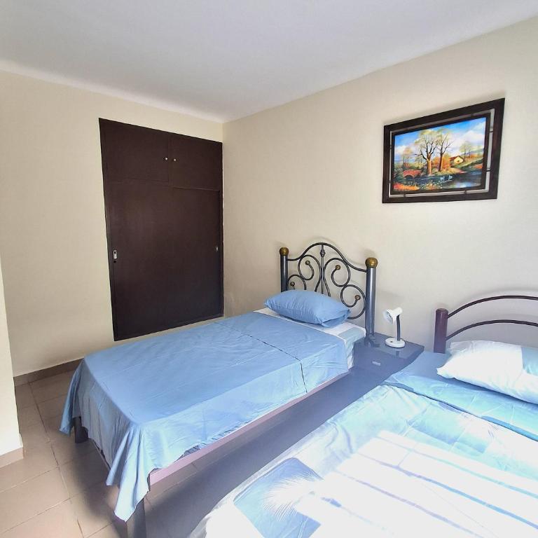 PD MONOAMBIENTE Cocineta y baño Zona Residencial - One-Bedroom Apartment - 1