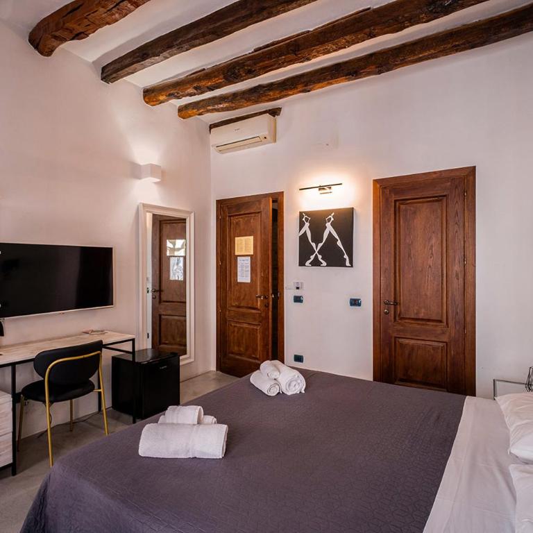 C&O Savoia Deluxe Rooms - Camera Deluxe Matrimoniale/Doppia con Letti Singoli con Vista Città - 3