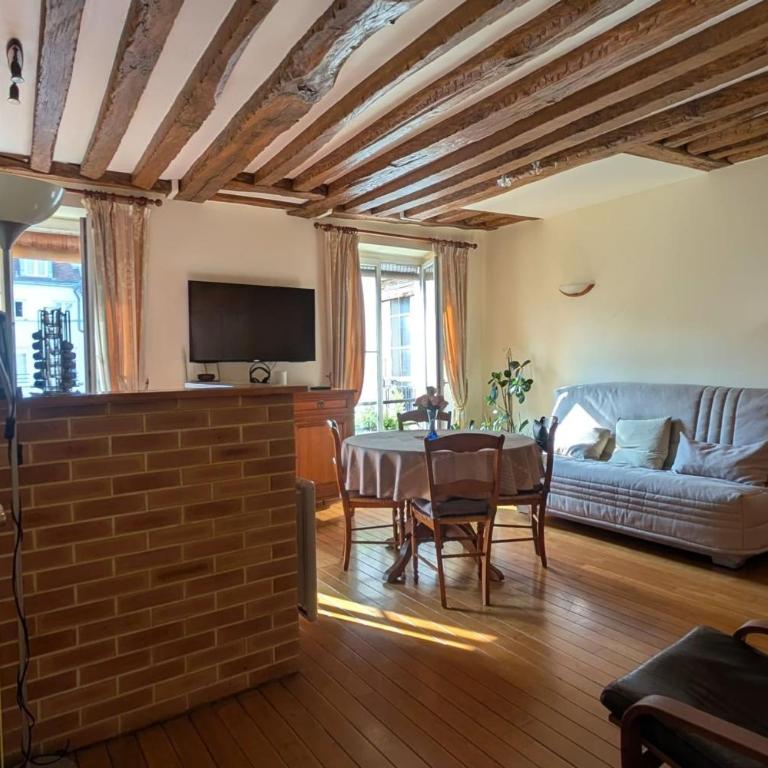 Studio proche de la Place des Vosges Paris - Appartement - 1