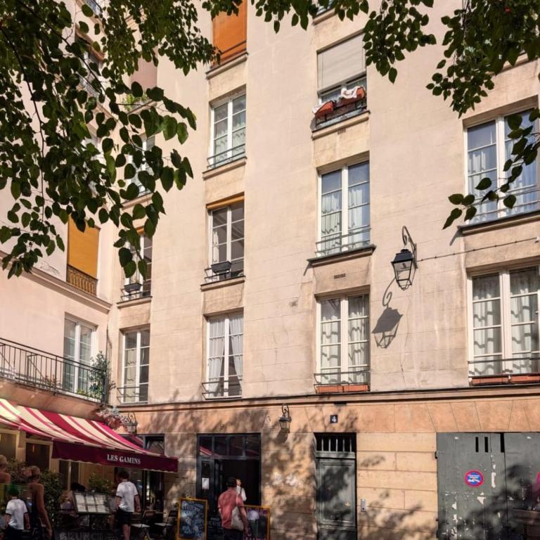 Studio proche de la Place des Vosges Paris - Appartement - 14