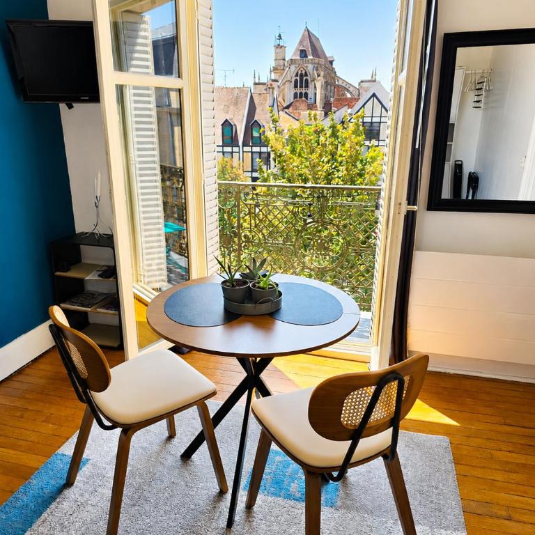 Le cœur de Troyes - Appartement & Studio - Studio with Balcony - 15