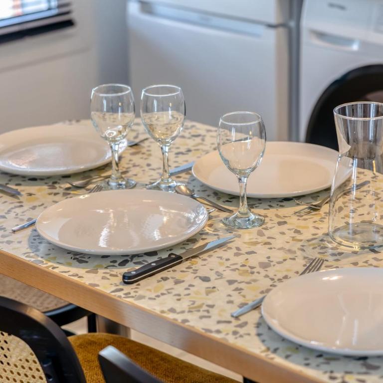 Floria Élégant appartement avec balcon cave et parking - Appartement - 24