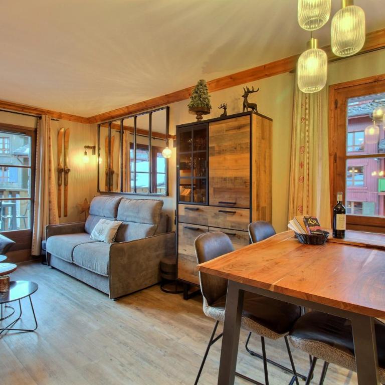 ARC 1950, Appartement 1 chambre avec Cheminée, 4 personnes, Vue Montagne, SAUNA, HAMMAM, JACUZZI, PISCINE EXTERIEURE CHAUFFEE - Apartment mit 1 Schlafzimmer, Balkon und Bergblick - 4