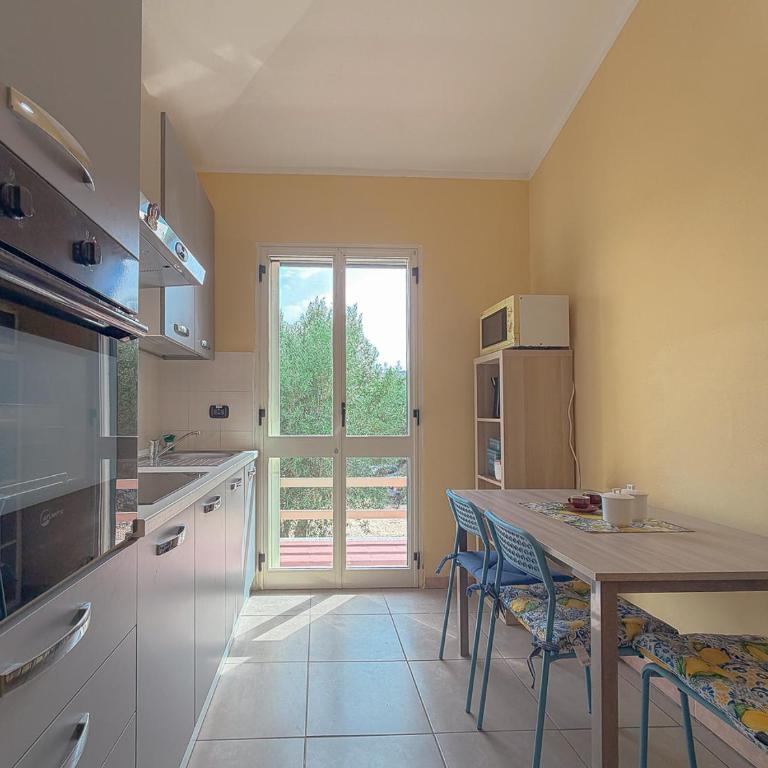 Between Sea and Nature - 3 Minutes from La Pelosa by Host Hero - Appartamento - 7