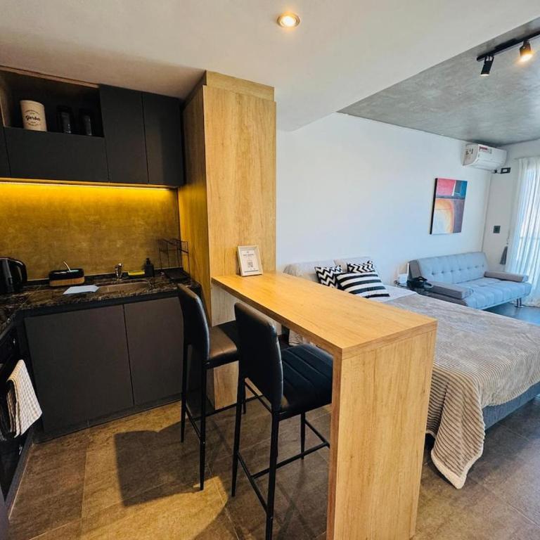 Moderno monoambiente con vista a la ciudad - Apartamento de 1 dormitorio - 2