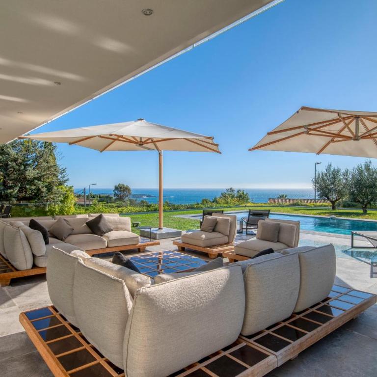 REF 2017 - Cannes - Villa vue mer à louer - Villa - 1