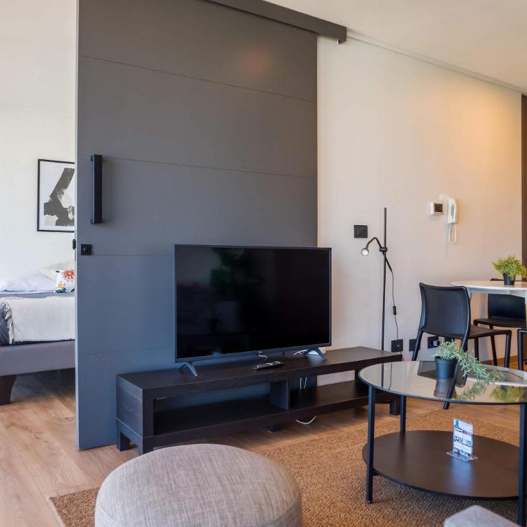 Chic 2BR Apt in Las Condes with Pool & Views - Apartment - 5