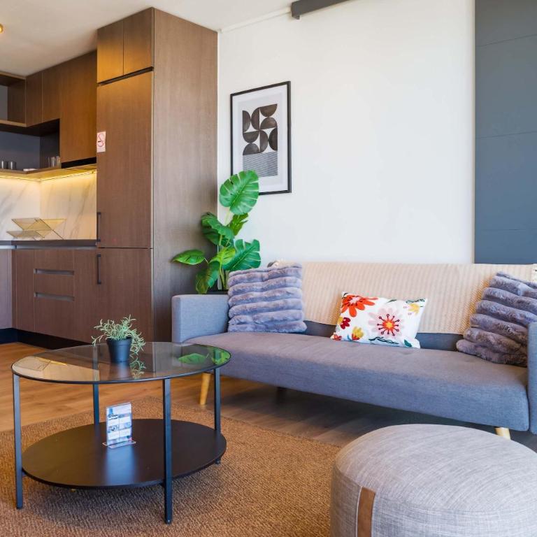 Chic 2BR Apt in Las Condes with Pool & Views - Apartment - 7