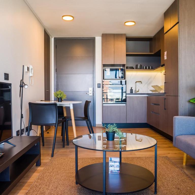 Chic 2BR Apt in Las Condes with Pool & Views - Apartment - 8