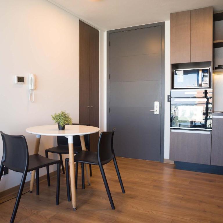 Chic 2BR Apt in Las Condes with Pool & Views - Apartment - 10