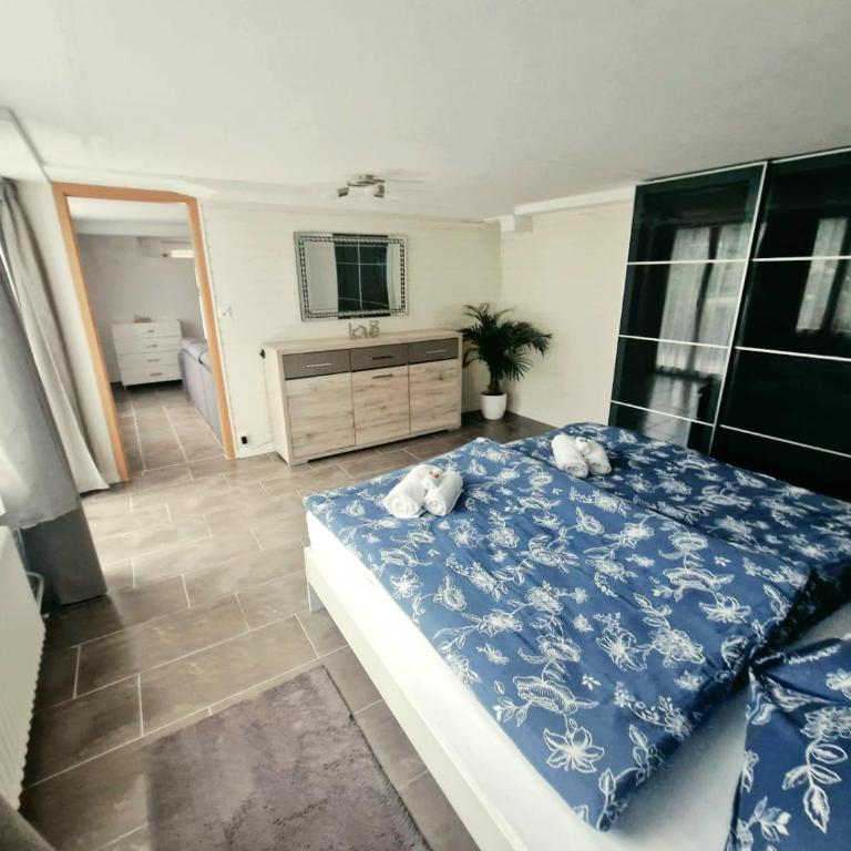 Chalet Bellevue Beautiful Waterfall view private Garden & free parking - Apartment mit 1 Schlafzimmer - 8