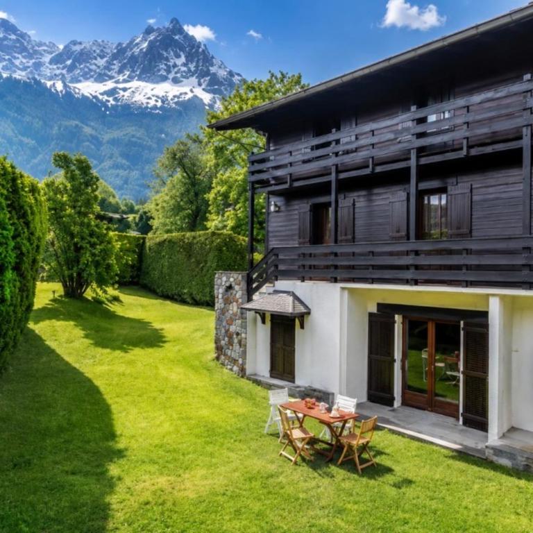 Family home with a garden overlooking Mont Blanc - Chalet - 9