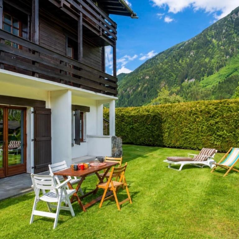 Family home with a garden overlooking Mont Blanc - Chalet - 11