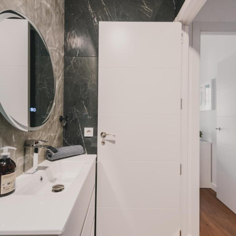 Alojamiento La Luna Villaverde Alto - Appartement - 36