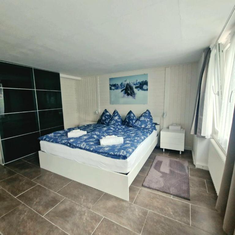 Chalet Bellevue Beautiful Waterfall view private Garden & free parking - Apartment mit 1 Schlafzimmer - 9