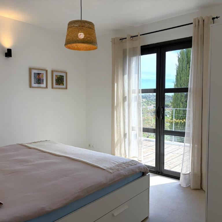 Villa PASSEREAUX avec piscine et vue mer pour 8 personnes au cœur du Domaine de Valcros - Maison de Vacances 4 Chambres - 10