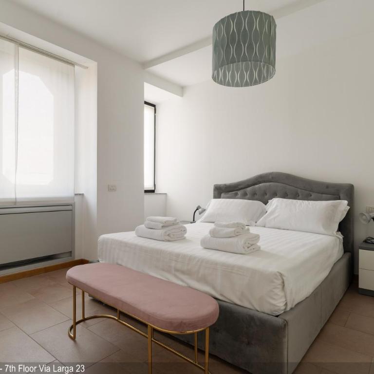 Brera Apartments in Missori - One-Bedroom Apartment, 7th Floor - Via Larga 23 - 5
