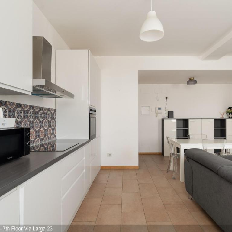 Brera Apartments in Missori - One-Bedroom Apartment, 7th Floor - Via Larga 23 - 11