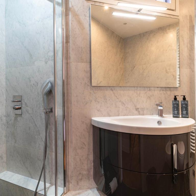 Luxury Apartment On Grand Canal by Wonderful Italy - Apartment with Balcony - 10