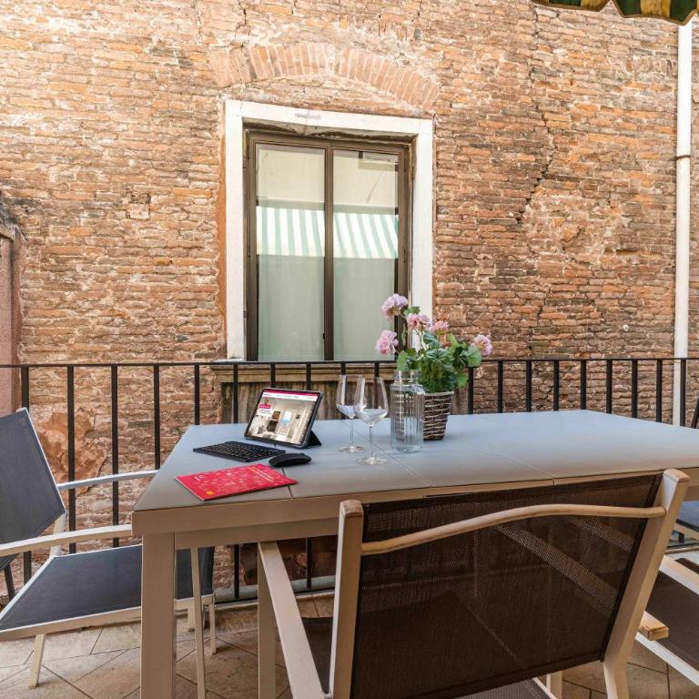Luxury Apartment On Grand Canal by Wonderful Italy - Apartment with Balcony - 15