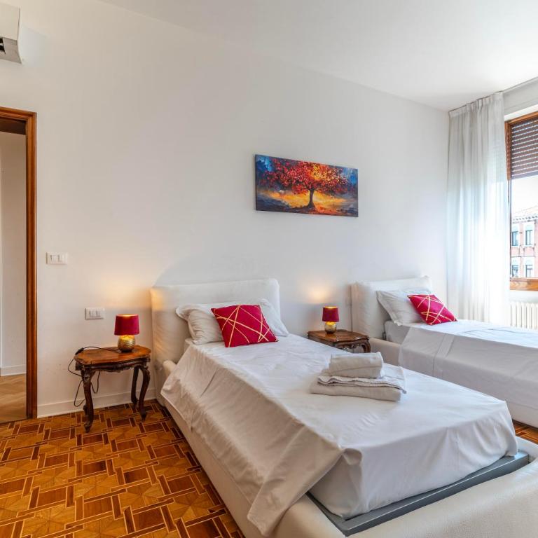 Luxury Apartment On Grand Canal by Wonderful Italy - Apartment with Balcony - 18