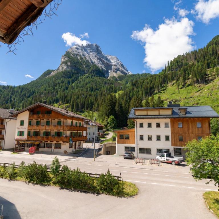 Appartamenti Villa Flora by AMA Val di Fassa - Appartamento con Balcone - 9