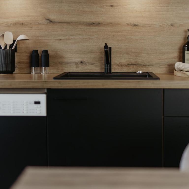 alma by Oskar Apartments - Boutique Apartment mit privater Outdoor-Sauna und Garten - Apartment mit 2 Schlafzimmern - 12