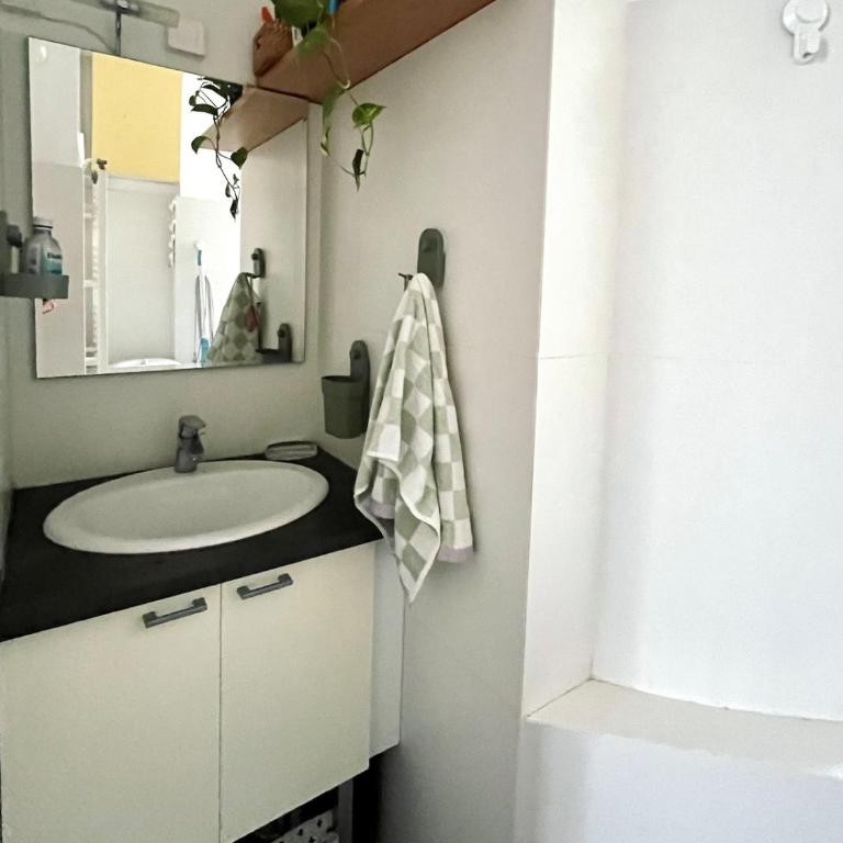 Bastille - Bright Haussmann-style 3-bedroom apartment with balcony - Apartamento Deluxe - 14