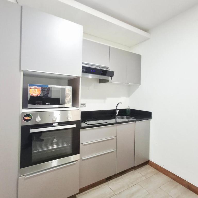 12 AMPLIO MONOAMBIENTE EQUIPADO En el centro de la ciudad - One-Bedroom Apartment - 5