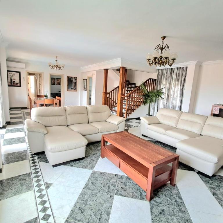 6 Bedroom Villa with Private Pool Games Room - Villa con piscina privada - 59