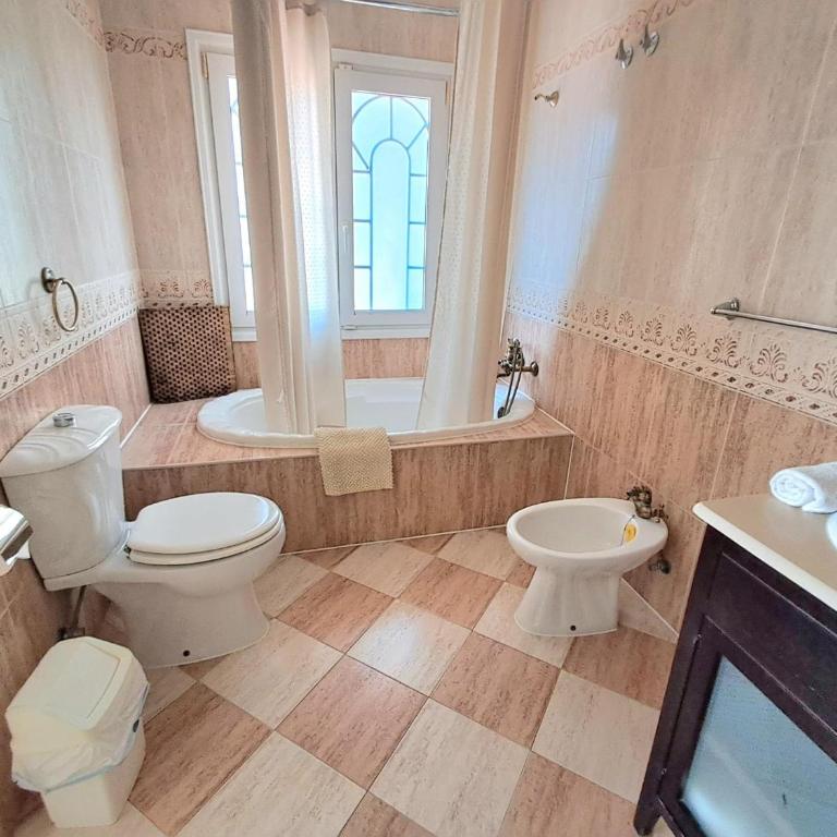 6 Bedroom Villa with Private Pool Games Room - Villa con piscina privada - 70