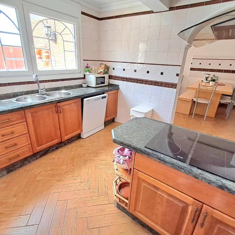 6 Bedroom Villa with Private Pool Games Room - Villa con piscina privada - 82