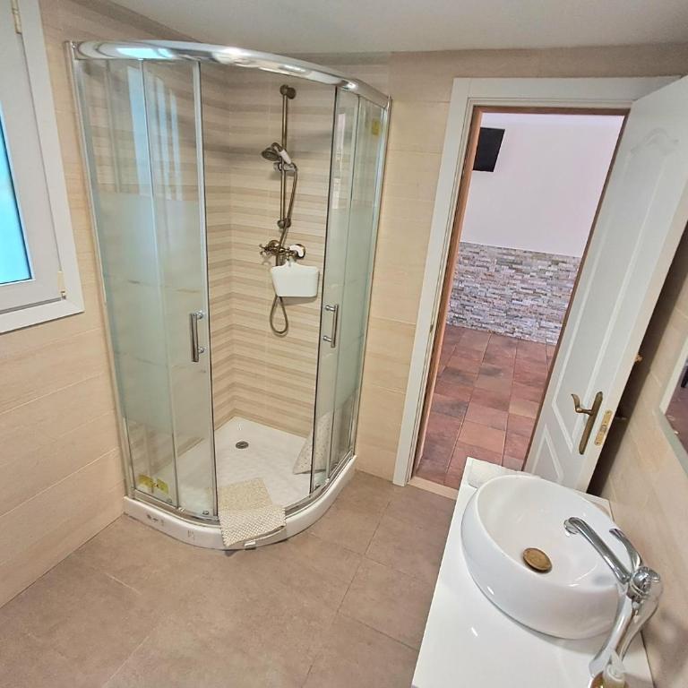 6 Bedroom Villa with Private Pool Games Room - Villa con piscina privada - 91