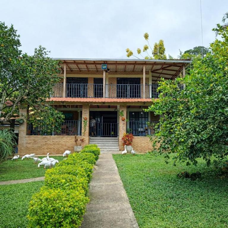 Tu Escapada Ideal con Río Privado - Casa de 3 dormitorios - 17