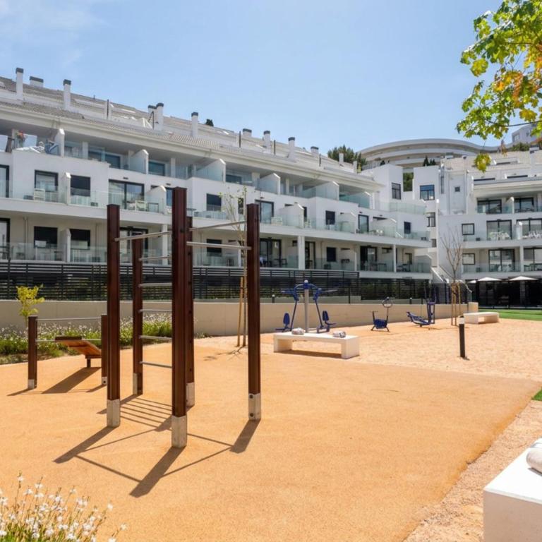 Med Hills Fuengirola 2BR Pool Views - Apartamento de 2 dormitorios con terraza - 19