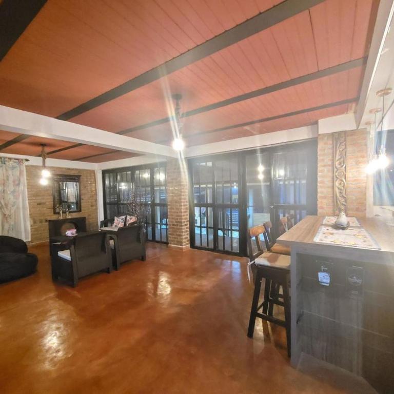 Tu Escapada Ideal con Río Privado - Casa de 3 dormitorios - 28