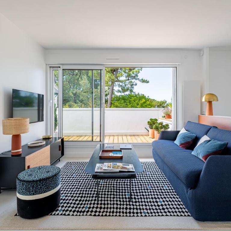 Le Duplex - Two-Bedroom Apartment - 13