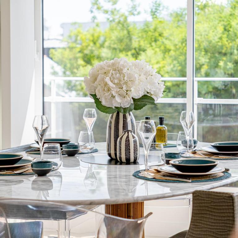 Le Duplex - Two-Bedroom Apartment - 24