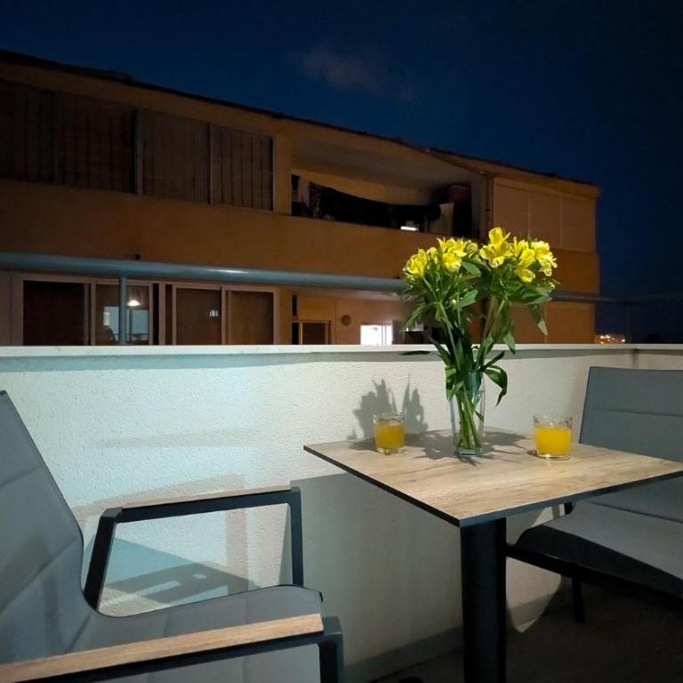Apartment Playa Feliz - Two-Bedroom Apartment - 36