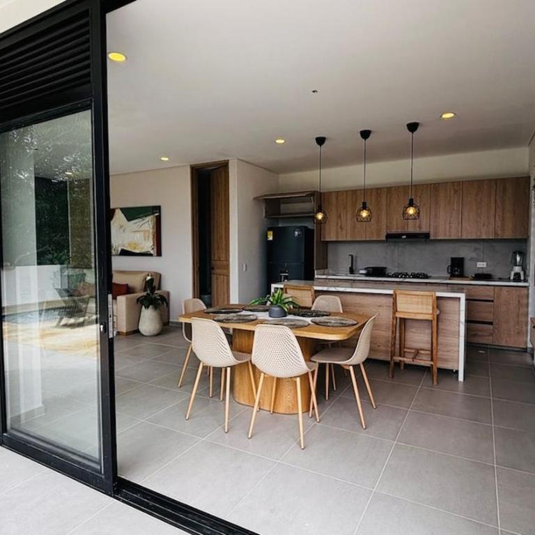 Casa con Jacuzzi, Piscina y Vista a la Naturaleza - Villa de 3 dormitorios - 9