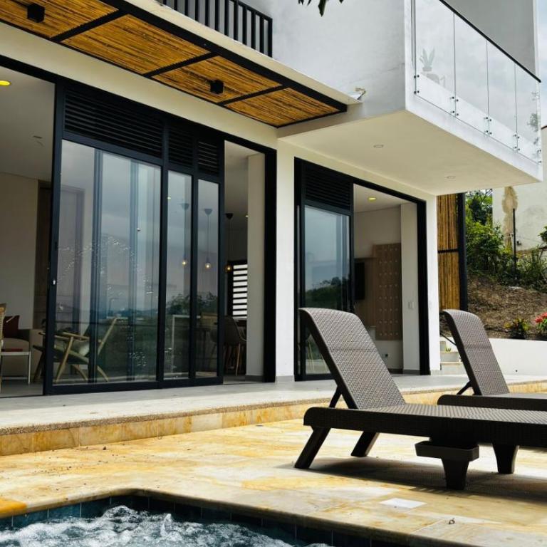 Casa con Jacuzzi, Piscina y Vista a la Naturaleza - Villa de 3 dormitorios - 10