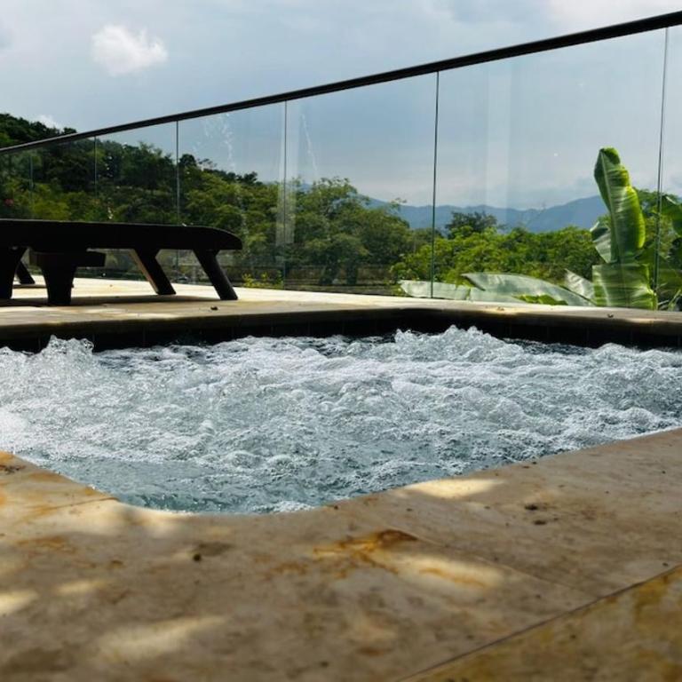 Casa con Jacuzzi, Piscina y Vista a la Naturaleza - Villa de 3 dormitorios - 15