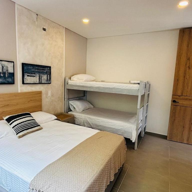 Casa con Jacuzzi, Piscina y Vista a la Naturaleza - Villa de 3 dormitorios - 17