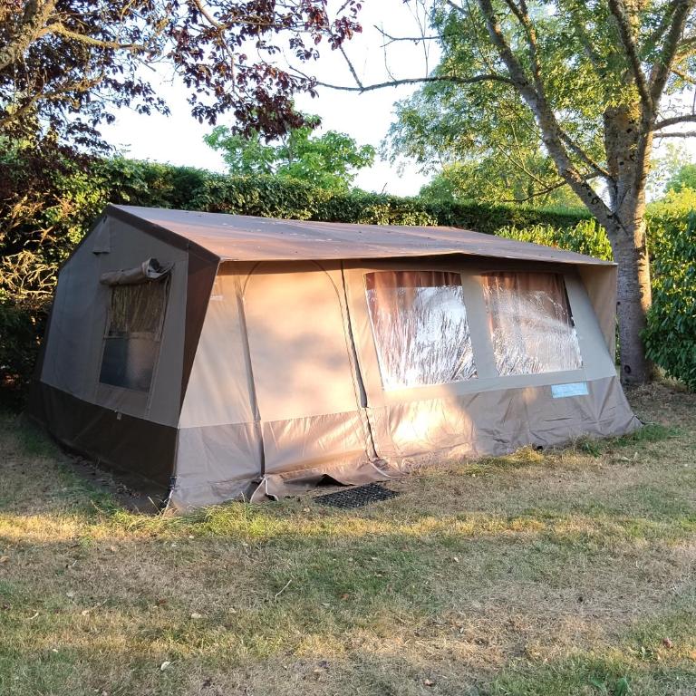 Camping 4 étoiles Les Amiaux - Tente bungalow équipée 23m2 - Piscines - 900m plage - Sezonia - Tente - 2