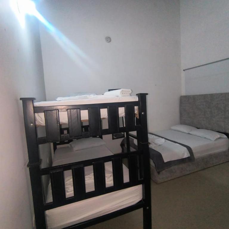 hostal EMBAMAR - Budget Twin Room - 1
