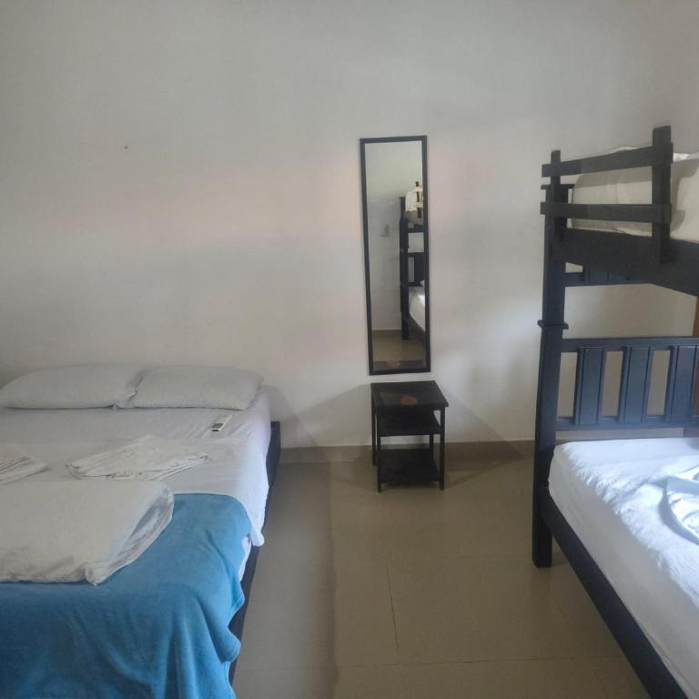 hostal EMBAMAR - Budget Twin Room - 4